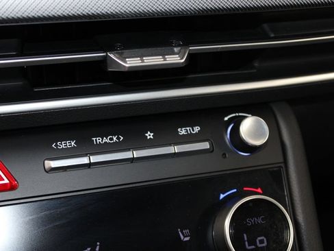 Used 2025 Hyundai Sonata SEL FWD image 44