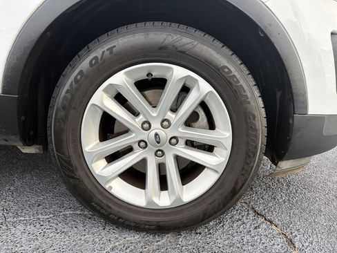 Used 2017 Ford Explorer Base 4D Sport Utility image 12