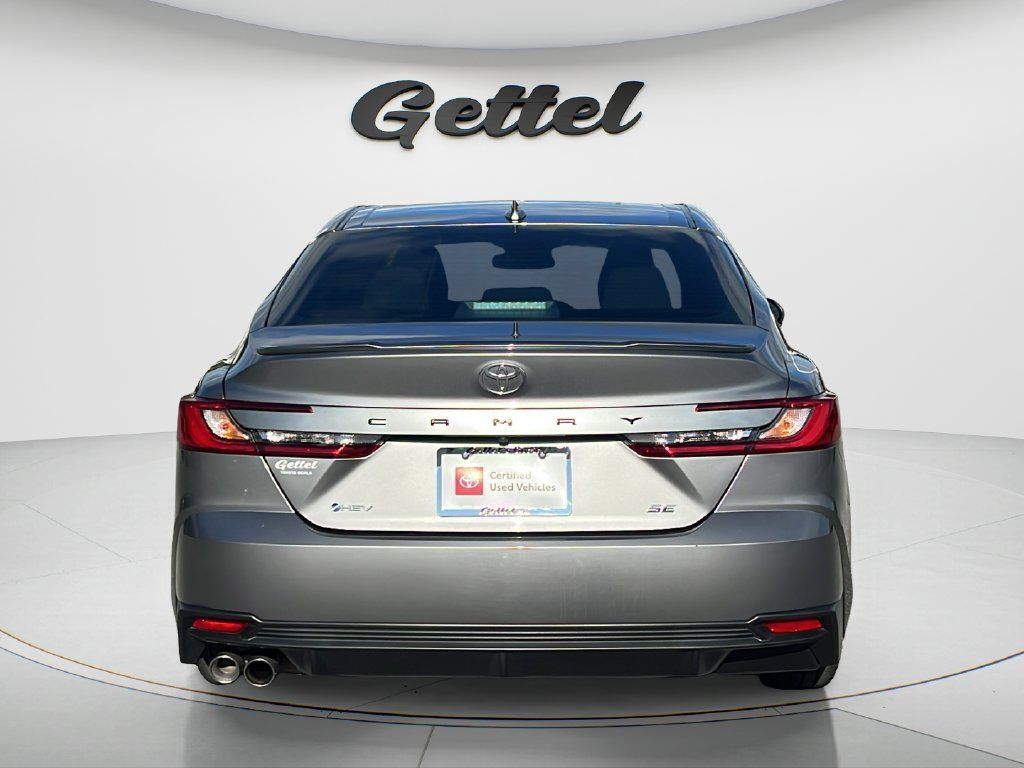 Used 2025 Toyota Camry SE FWD image 6