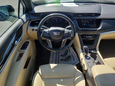 Used 2019 Cadillac XT5 Premium Luxury FWD image 12