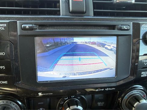 Used 2018 Toyota 4Runner TRD Off-Road image 18