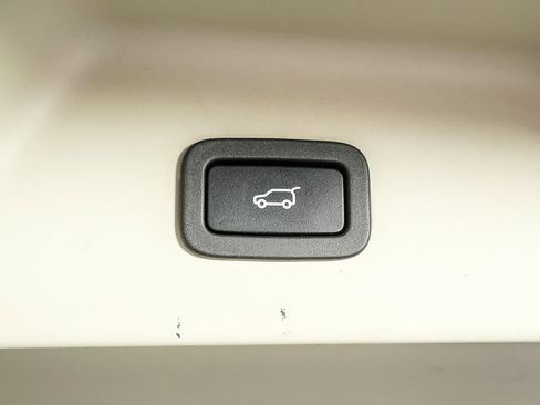 Used 2020 Land Rover Range Rover HSE image 31