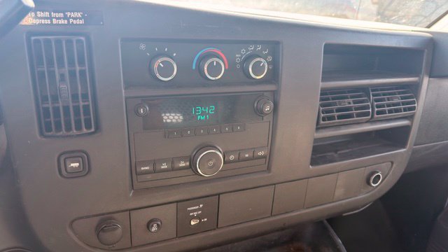 Used 2014 GMC Savana 2500 RWD image 17