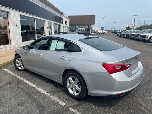 Used 2020 Chevrolet Malibu LS w/ LPO, Convenience Package 1 FWD image 3