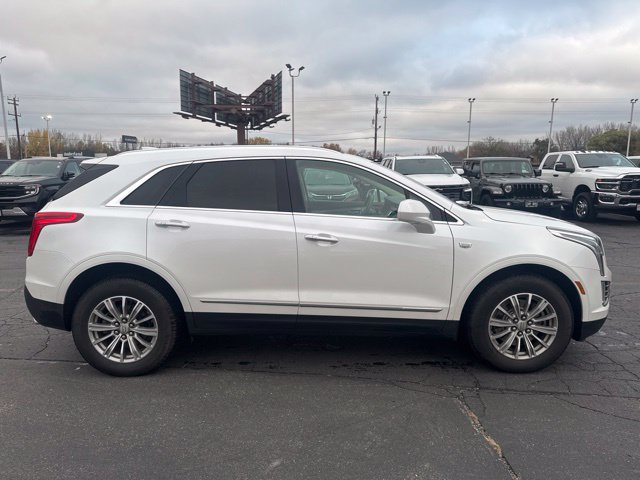 Used 2017 Cadillac XT5 Luxury w/ Driver Awareness Package AWD/4WD image 12