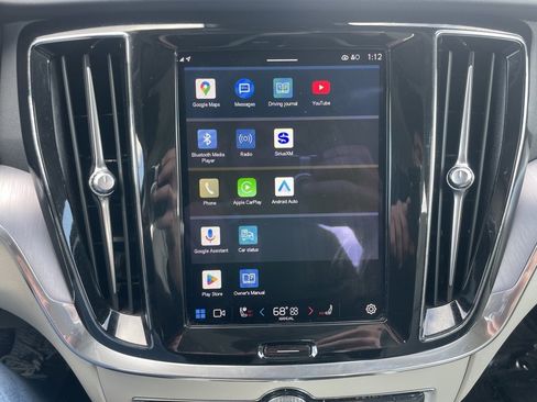 Used 2024 Volvo S60 B5 Core image 14