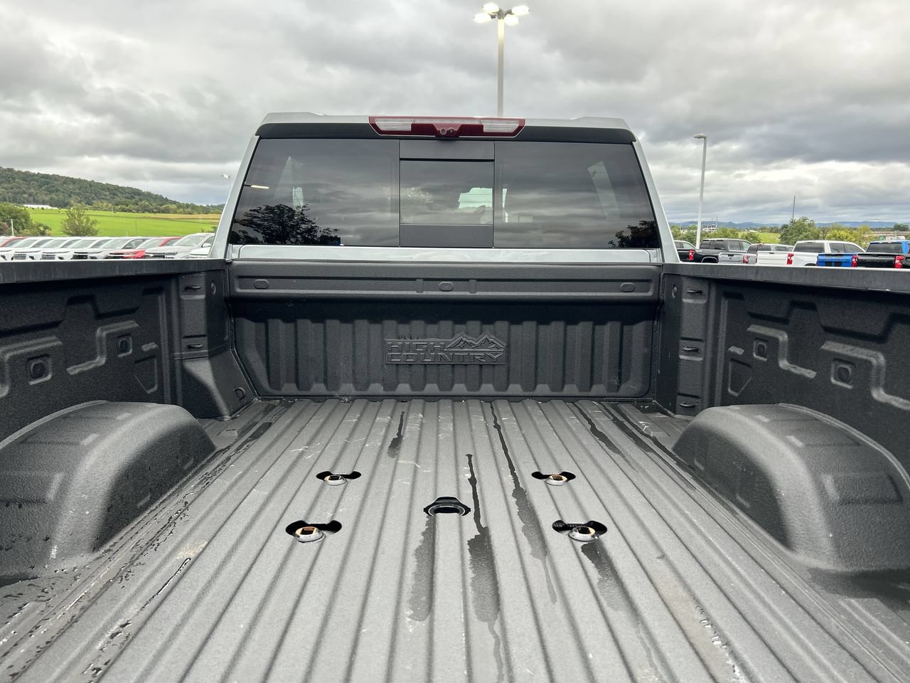 Used 2024 Chevrolet Silverado 2500 High Country w/ Technology Package AWD/4WD image 9
