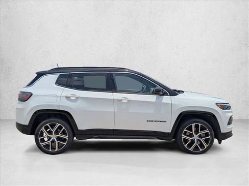 Used 2024 Jeep Compass Limited w/ Elite Group AWD/4WD image 4