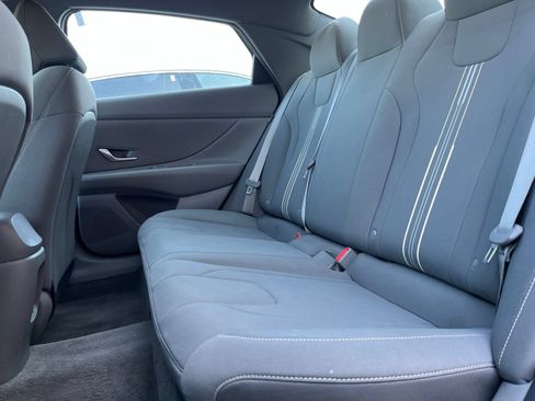 Used 2024 Hyundai Elantra SEL FWD image 12