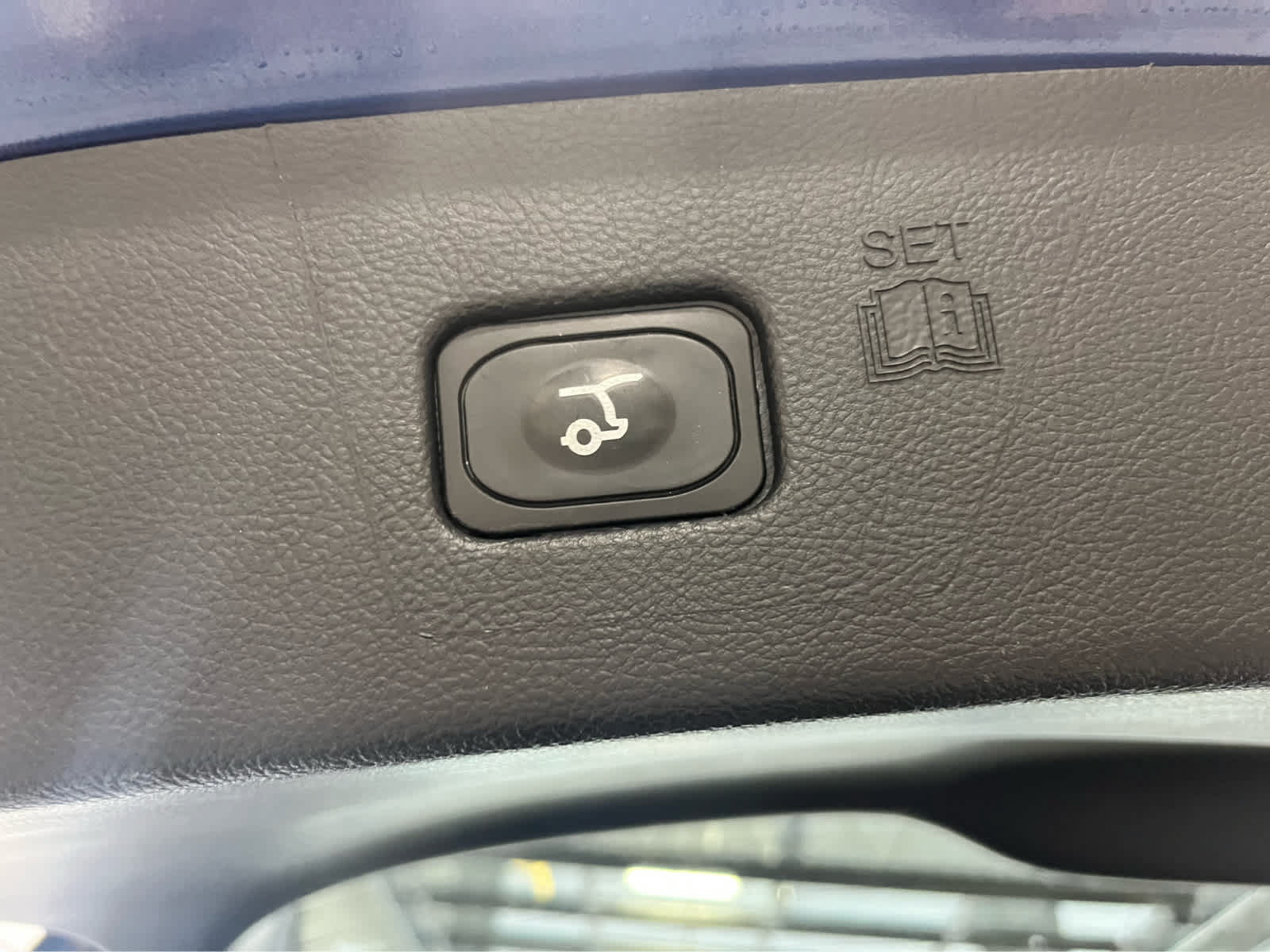 Certified 2024 Ford Edge SEL w/ Convenience Package AWD/4WD image 40