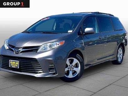 Used 2018 Toyota Sienna LE