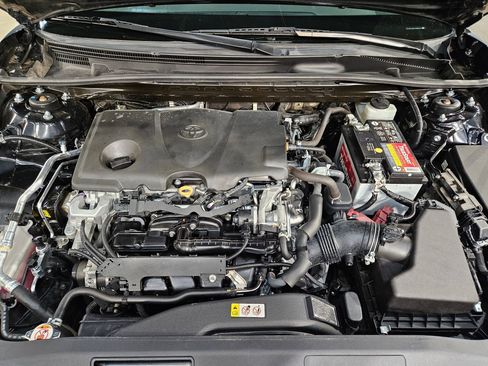 Used 2020 Toyota Camry SE image 19