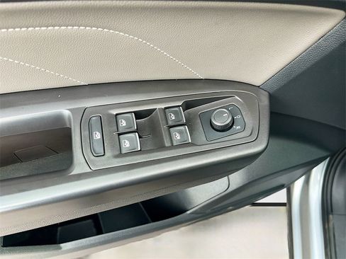 Used 2023 Volkswagen Atlas SE image 17