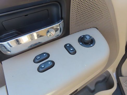 Used 2005 Ford F150 4x4 Regular Cab image 12