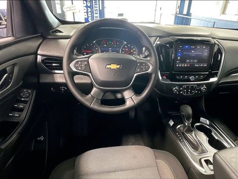Used 2023 Chevrolet Traverse LT w/ Rear Camera Mirror Package AWD/4WD image 18
