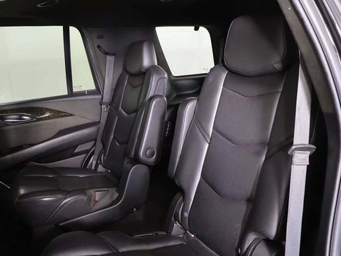 Used 2020 Cadillac Escalade Platinum AWD/4WD image 35