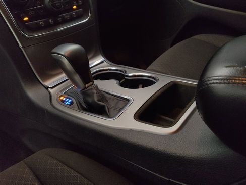 Used 2018 Jeep Grand Cherokee Laredo RWD image 26