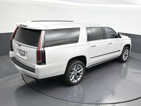 Used 2020 Cadillac Escalade ESV Premium Luxury RWD image 20