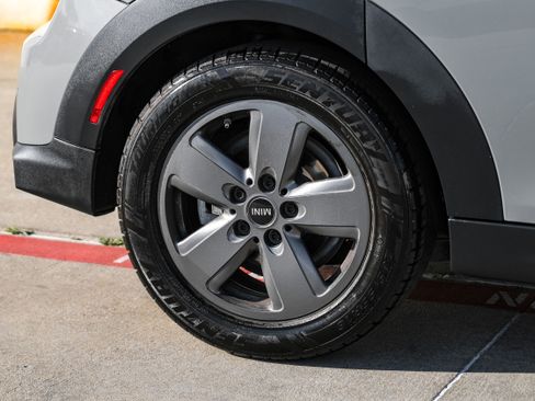 Used 2022 MINI Cooper 4-Door Hardtop w/ Signature Upholstery Package image 49