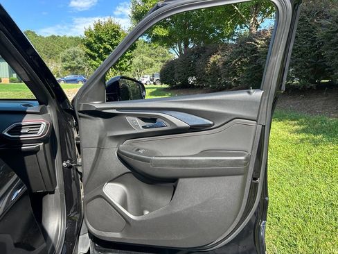 Used 2021 Chevrolet TrailBlazer RS w/ Sun and Liftgate Package FWD image 57