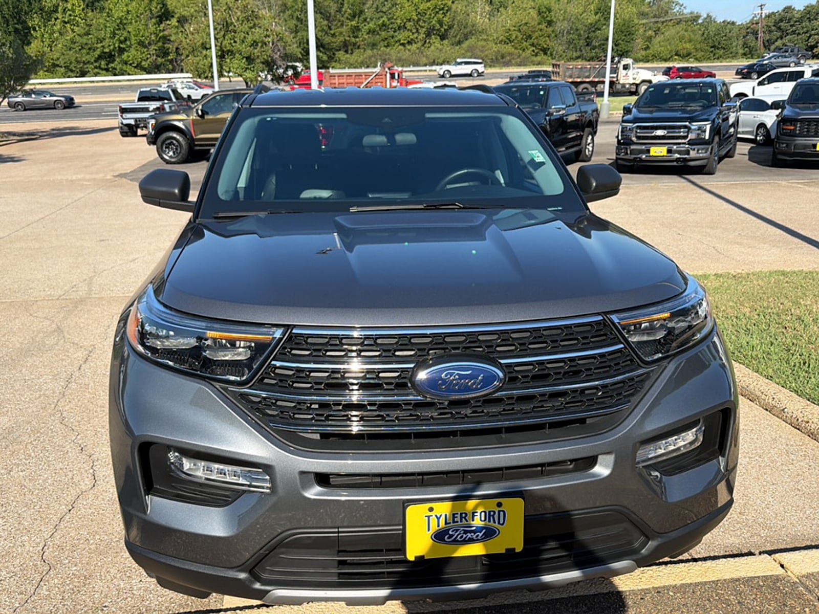 Used 2023 Ford Explorer XLT w/ Equipment Group 202A AWD/4WD image 3