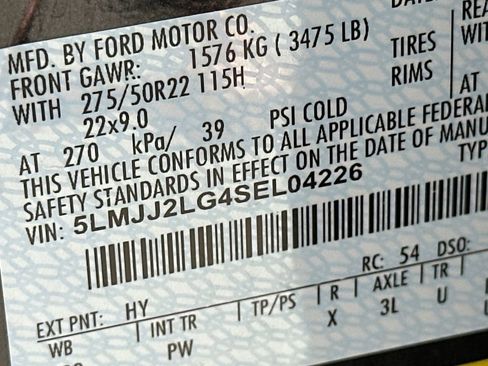 Used 2025 Lincoln Navigator Reserve image 36