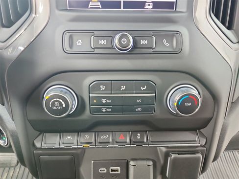 Used 2024 Chevrolet Silverado 1500 Custom image 27