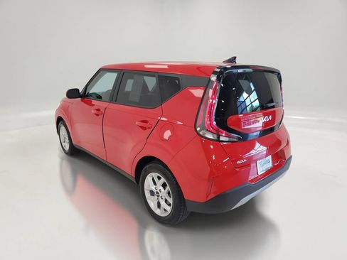 Certified 2025 Kia Soul LX w/ LX Technology Package FWD image 6