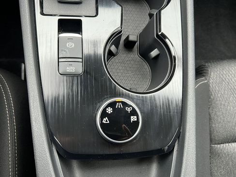 Certified 2025 Nissan Rogue SV image 14