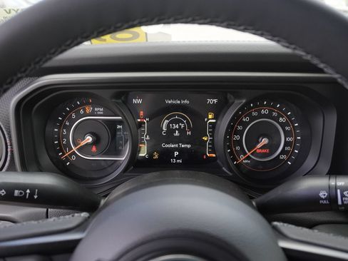 New 2026 Jeep Gladiator Rubicon AWD/4WD image 13