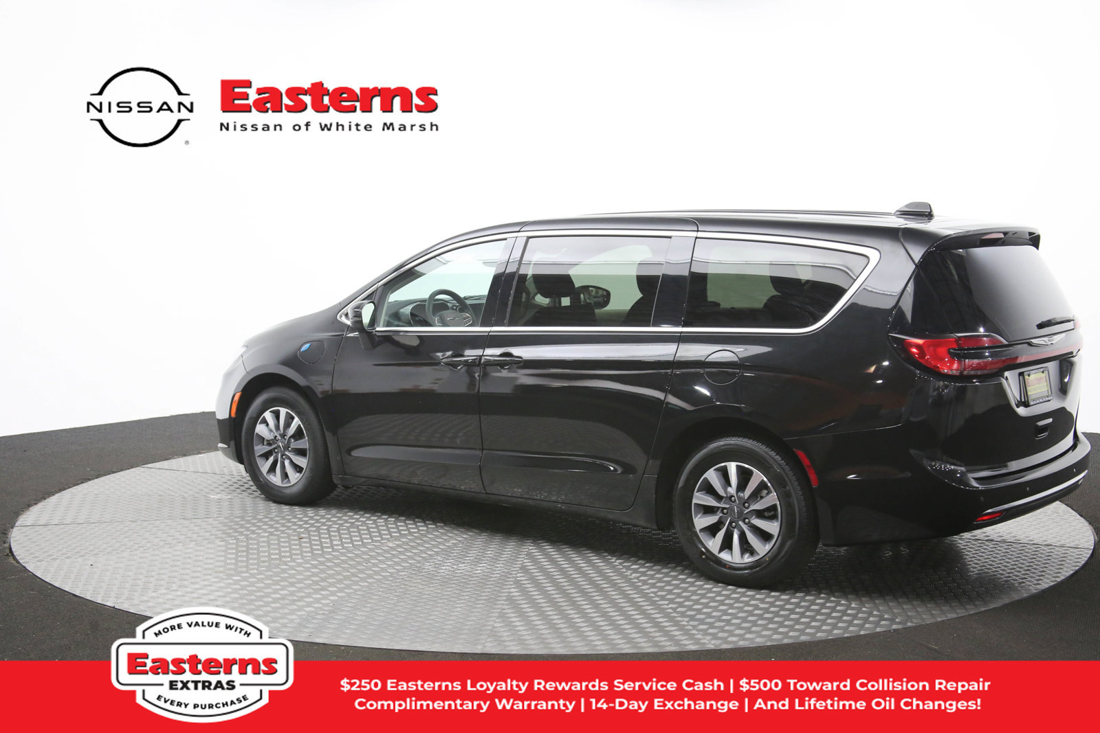 Used 2023 Chrysler Pacifica Touring-L FWD image 65