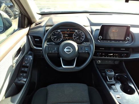 Used 2023 Nissan Rogue SV image 7