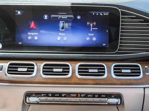 Certified 2024 Mercedes-Benz GLS 450 4MATIC image 16