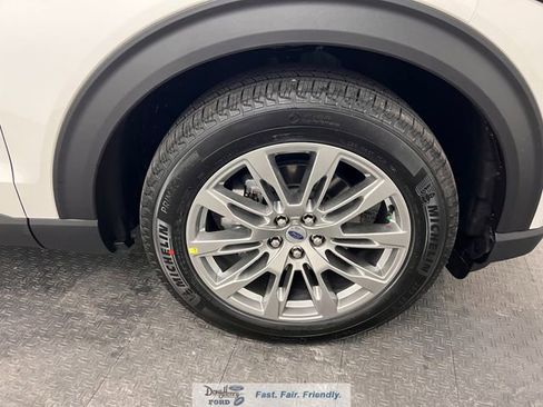 New 2026 Ford Explorer Platinum RWD image 16