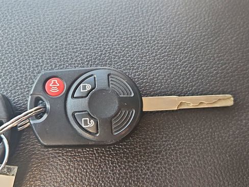 Used 2017 Ford Escape SE w/ Equipment Group 201A AWD/4WD image 35