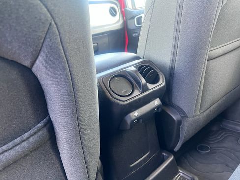 Used 2025 Jeep Wrangler Willys image 20