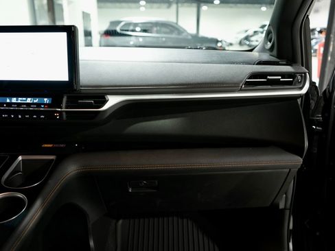 Used 2025 Toyota Sienna XLE Woodland Edition image 26