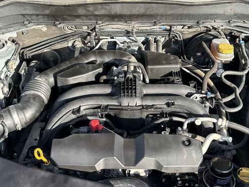 Used 2017 Subaru Forester 2.5i Premium image 12