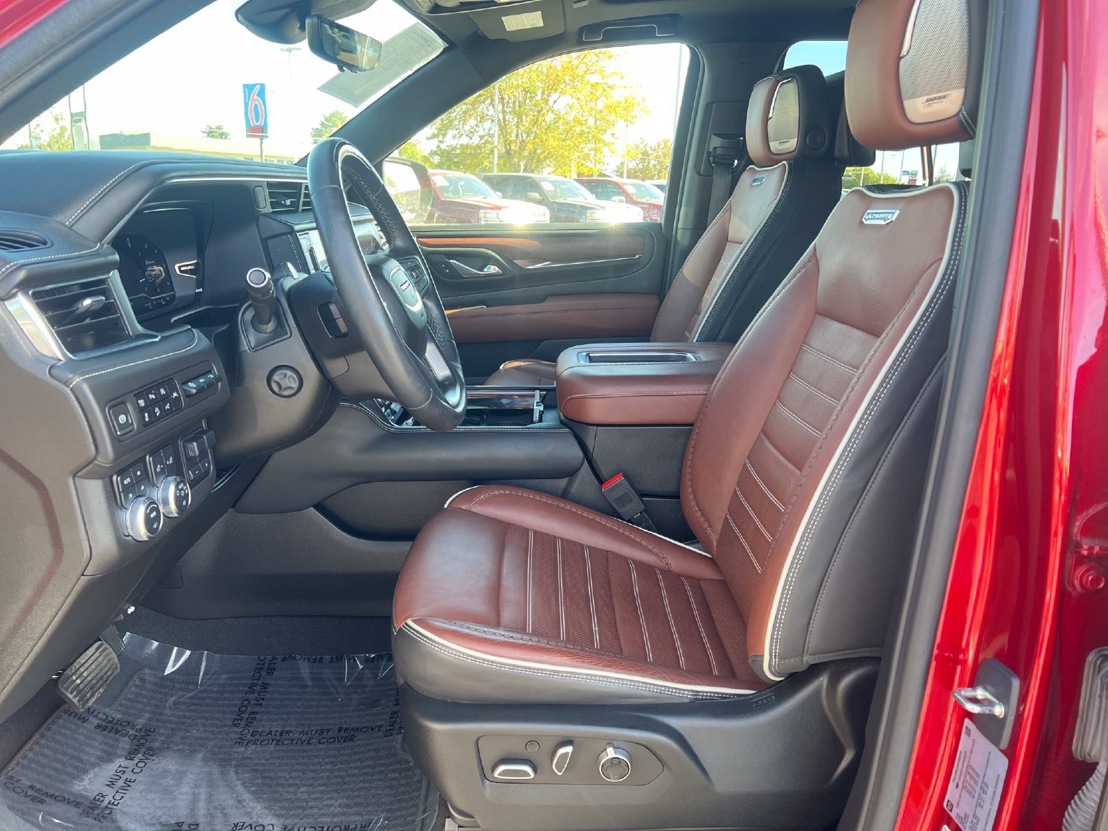 Used 2023 GMC Yukon Denali Ultimate AWD/4WD image 18
