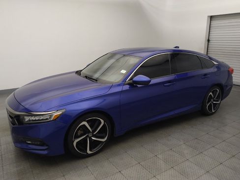 Used 2018 Honda Accord Sport image 2