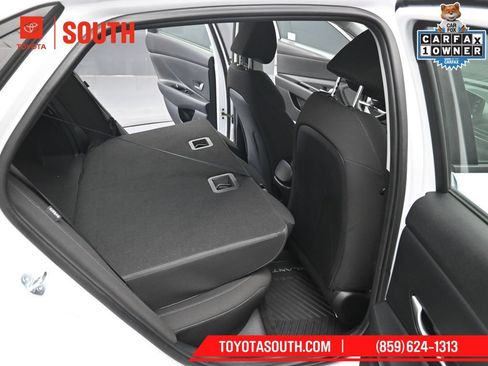 Used 2025 Hyundai Elantra SE FWD image 27