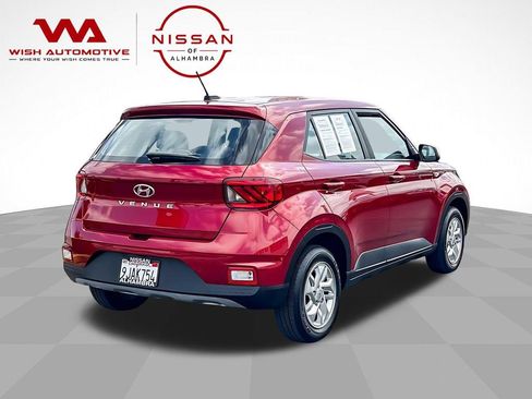 Used 2024 Hyundai Venue SE FWD image 7