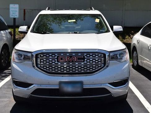 Used 2018 GMC Acadia Denali w/ Technology Package AWD/4WD image 3