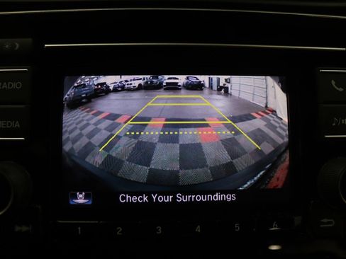 Used 2017 Honda CR-V LX image 23