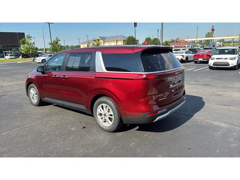 Used 2024 Kia Carnival LX FWD image 4