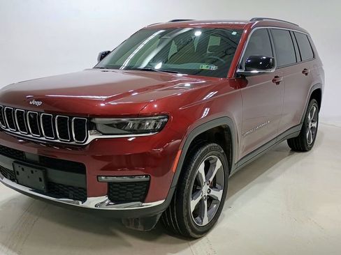 Used 2023 Jeep Grand Cherokee L Limited w/ Luxury Tech Group II AWD/4WD image 3
