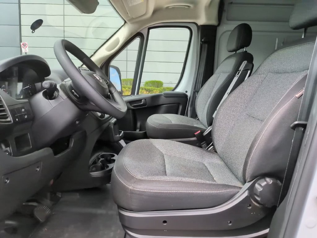 New 2025 RAM ProMaster 2500 w/ Convenience Group FWD image 22
