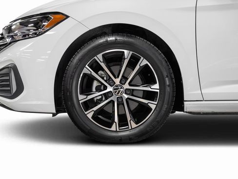 Used 2022 Volkswagen Jetta Sport image 12