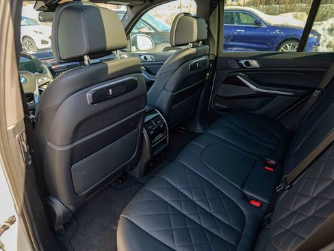Used 2024 BMW X5 xDrive50e AWD/4WD image 25