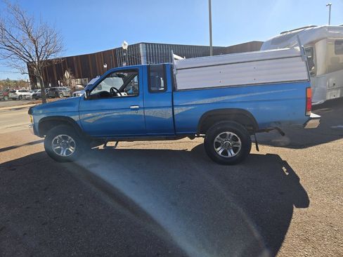 Used 1996 Nissan Pickup XE image 5